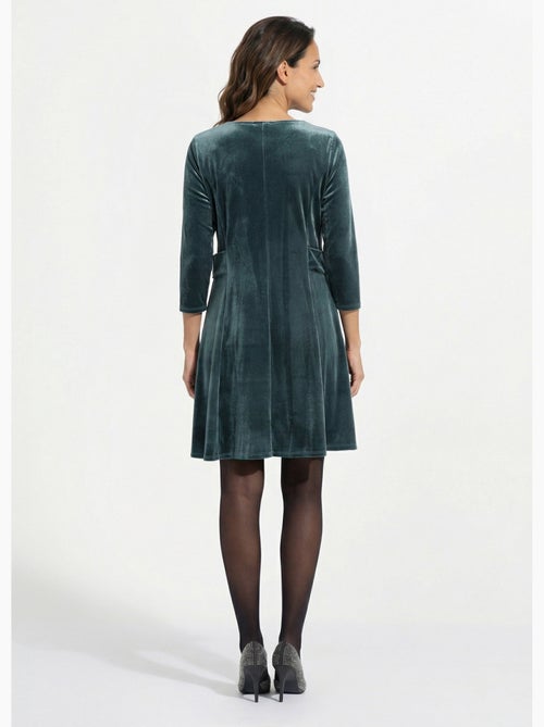 Vestido de terciopelo con cuello redondo y cintura definida - afibel - Kiabi Vestido de terciopelo con cuello redondo y cintura definida - afibel - Kiabi