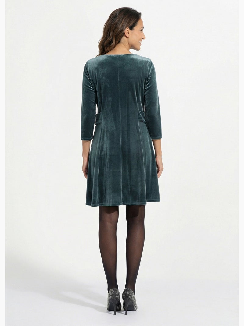 Vestido de terciopelo con cuello redondo y cintura definida - afibel Verde - Kiabi