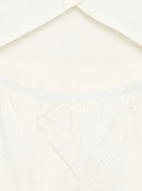 Vestido de tirantes con bordados ingleses - Kiabi Vestido de tirantes con bordados ingleses - Kiabi