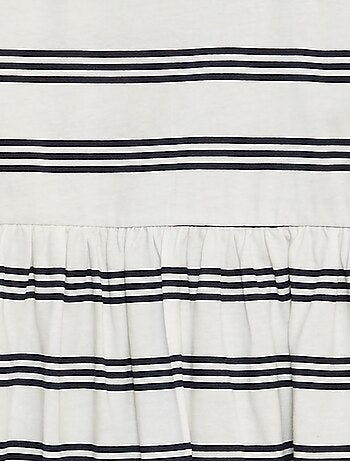 Vestido de tirantes con volantes y estampado