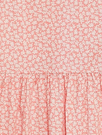 Vestido de tirantes con volantes y estampado