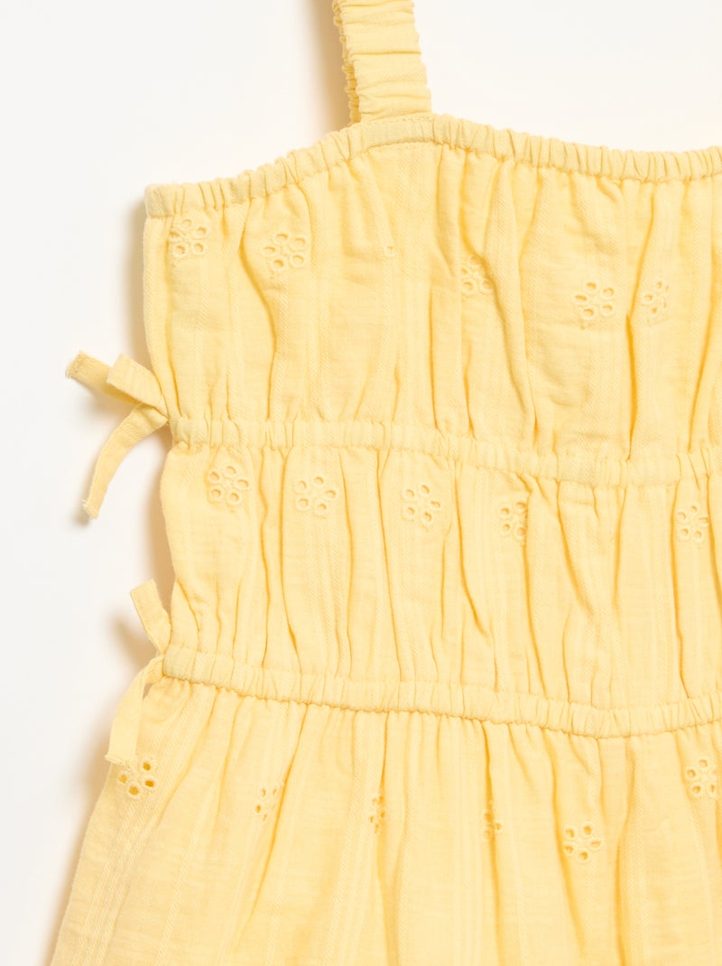 Vestido de tirantes finos con bordados all-over Amarillo - Kiabi