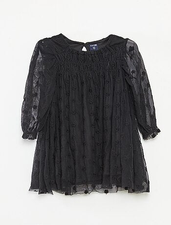 Vestido de tul con bordados de flores