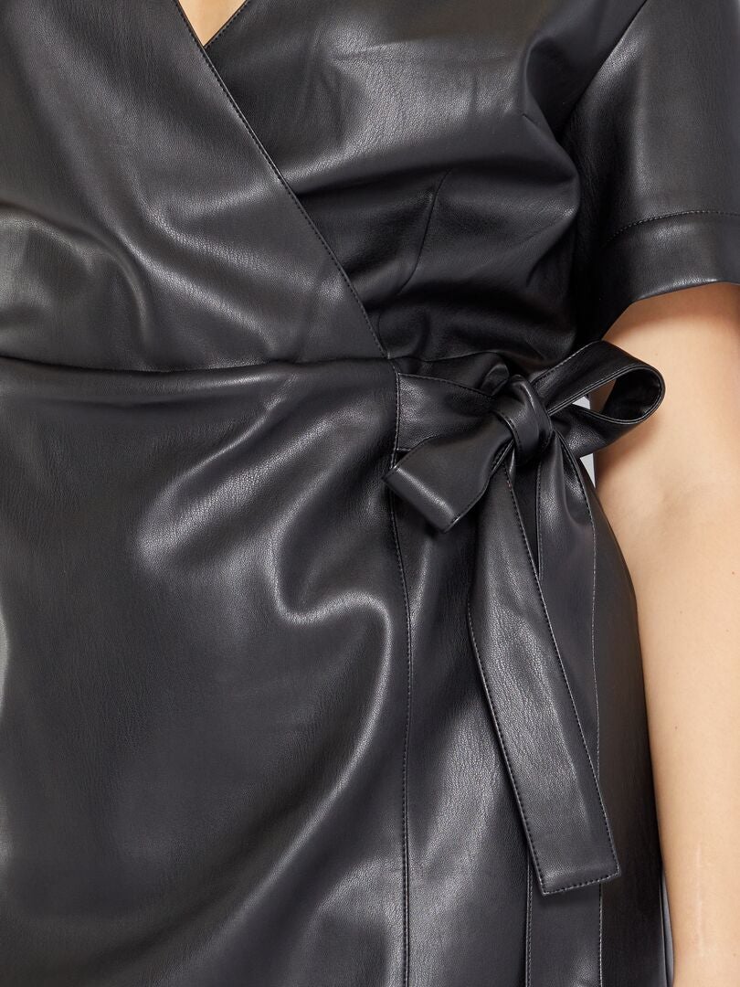 Vestido entallado de material sintético Negro - Kiabi