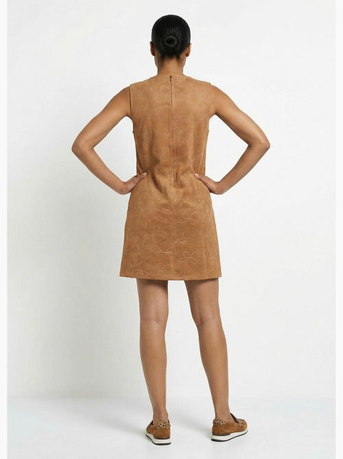 Vestido estilo pechera de ante bordado con cuello redondo - Afibel - Kiabi