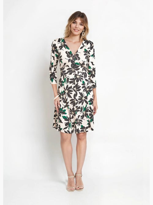 Vestido floral abotonado con escote en pico y mangas 3/4 - Afibel - Kiabi Vestido floral abotonado con escote en pico y mangas 3/4 - Afibel - Kiabi