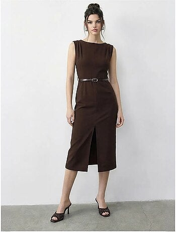 Vestido lápiz midi con cinturón y escote barco de lucci