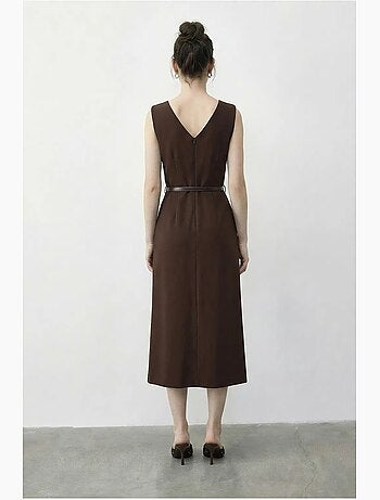 Vestido lápiz midi con cinturón y escote barco de lucci