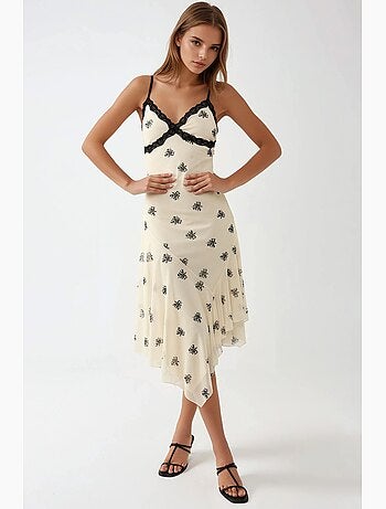 Vestido largo ajustado con cuello en v, estampado y detalle de encaje hiccup