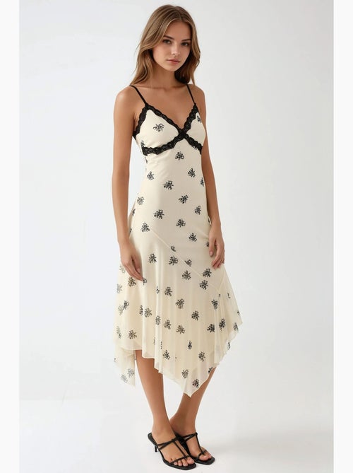 Vestido largo ajustado con cuello en v, estampado y detalle de encaje hiccup - Kiabi