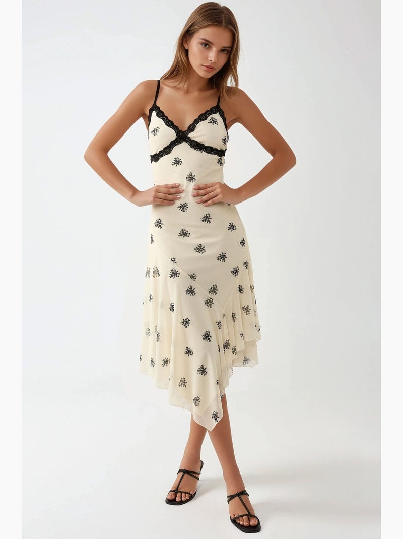 Vestido largo ajustado con cuello en v, estampado y detalle de encaje hiccup Blanco - Kiabi