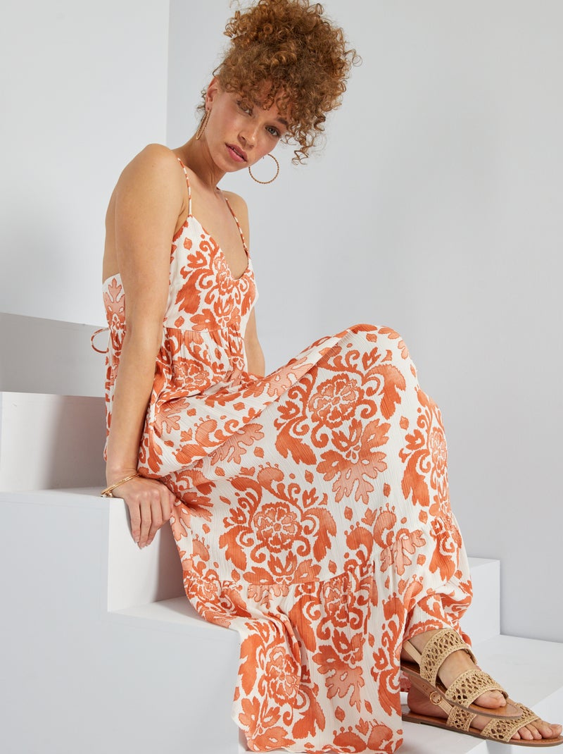 Vestido largo con acabado a capas estampado castaño - Kiabi