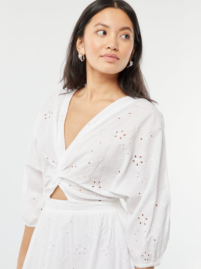 Vestido largo con bordado inglés y volante en el bajo BLANCO - Kiabi