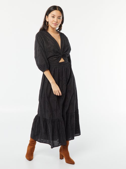 Vestido largo con bordado inglés y volante en el bajo - Kiabi