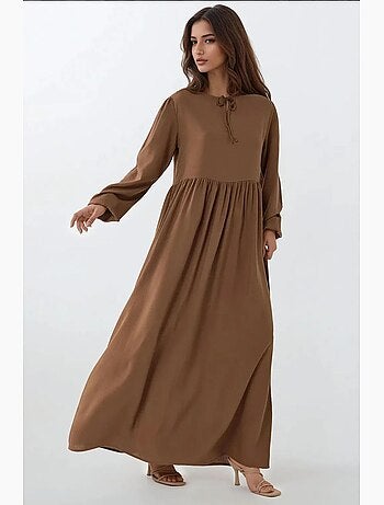 Vestido largo con corte en a y cuello redondo hiccup