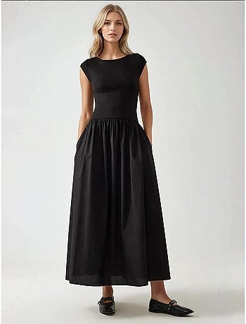 Vestido largo con cuello barco y corte en A