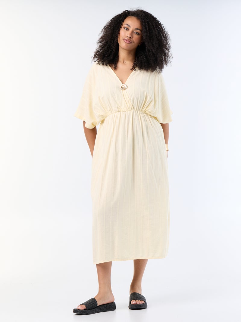 Vestido largo con cuello cruzado y joya de fantasía Amarillo - Kiabi