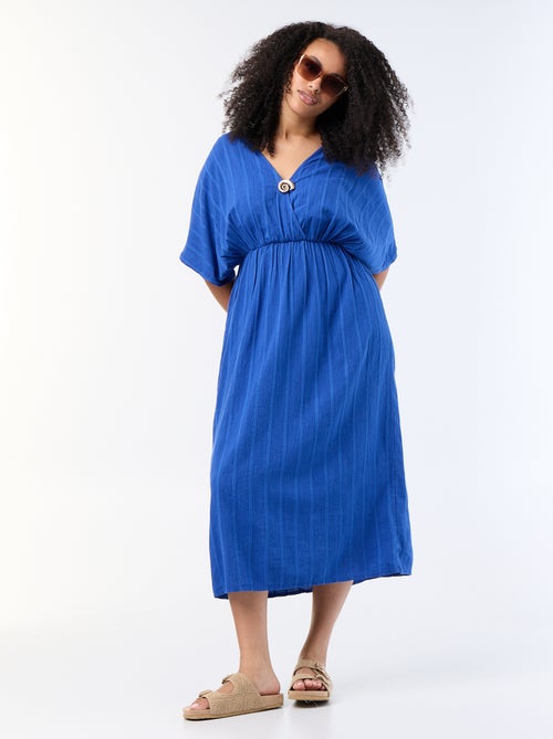 Vestido largo con cuello cruzado y joya de fantasía - Kiabi
