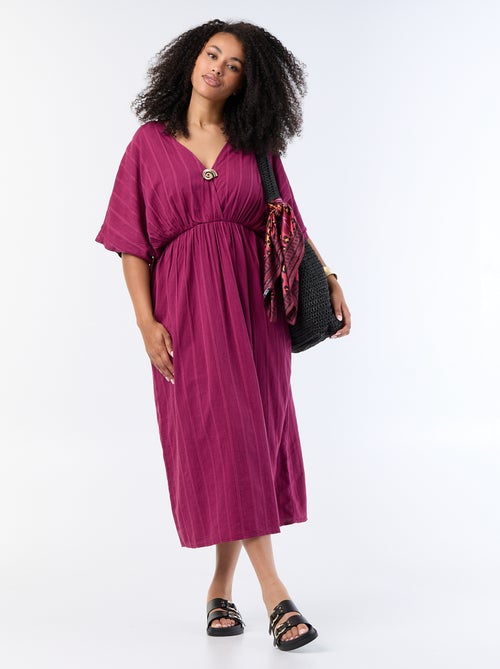 Vestido largo con cuello cruzado y joya de fantasía - Kiabi