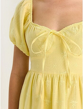 Vestido largo con cuello de corazón bordado lucci