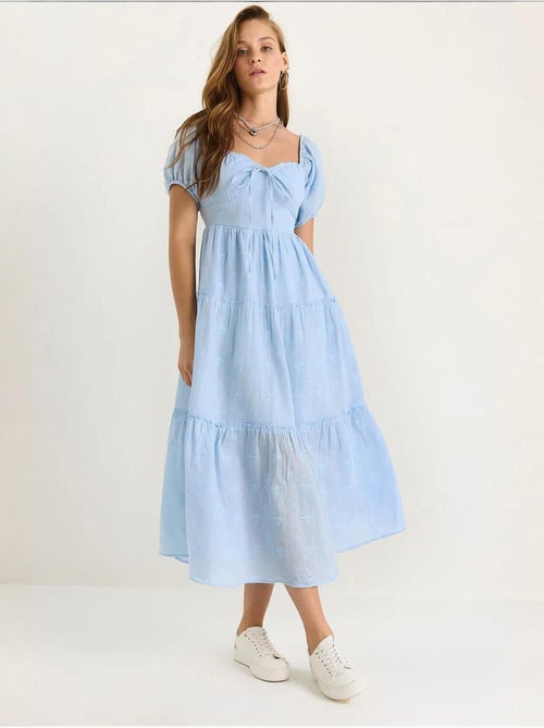 Vestido largo con cuello de corazón bordado lucci - Kiabi Vestido largo con cuello de corazón bordado lucci - Kiabi