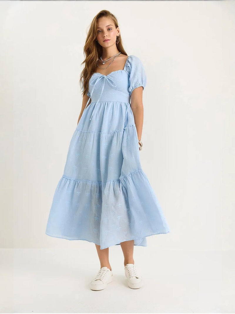 Vestido largo con cuello de corazón bordado lucci Azul cielo - Kiabi