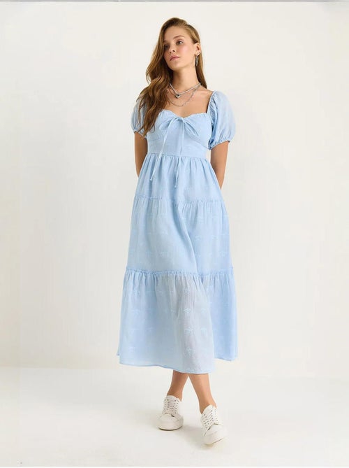Vestido largo con cuello de corazón bordado lucci - Kiabi Vestido largo con cuello de corazón bordado lucci - Kiabi