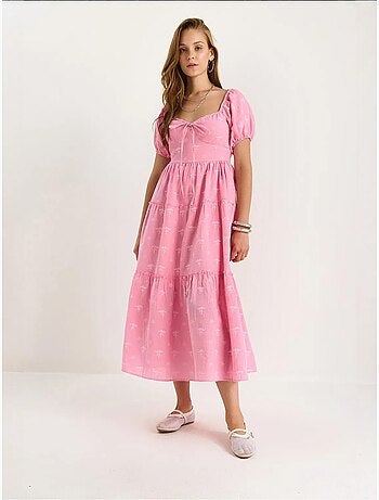 Vestido largo con cuello de corazón bordado lucci