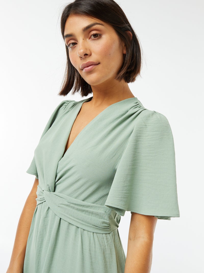 Vestido largo con cuello efecto cruzado y anudado Verde - Kiabi