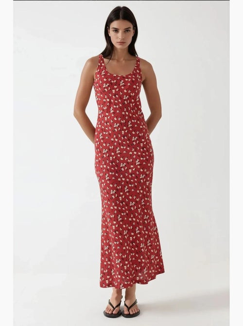 Vestido largo con cuello en u y estampado floral de allower hiccup - Kiabi Vestido largo con cuello en u y estampado floral de allower hiccup - Kiabi