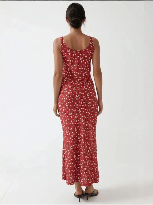 Vestido largo con cuello en u y estampado floral de allower hiccup - Kiabi Vestido largo con cuello en u y estampado floral de allower hiccup - Kiabi