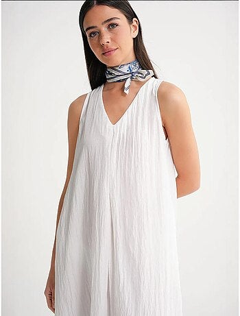 Vestido largo con cuello en v y tela seersucker mixray