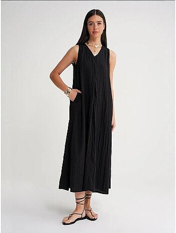 Vestido largo con cuello en v y tela seersucker mixray