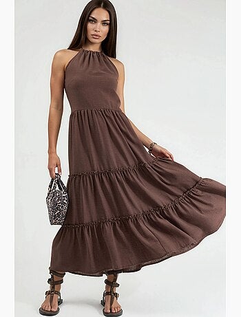 Vestido largo con cuello halter y detalles de volantes busem