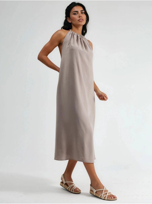 Vestido largo con detalle drapeado busem - Kiabi Vestido largo con detalle drapeado busem - Kiabi