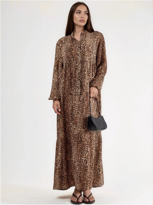 Vestido largo con estampado de leopardo, cuello en v y botones, ajuste cómodo hiccup - Kiabi Vestido largo con estampado de leopardo, cuello en v y botones, ajuste cómodo hiccup - Kiabi