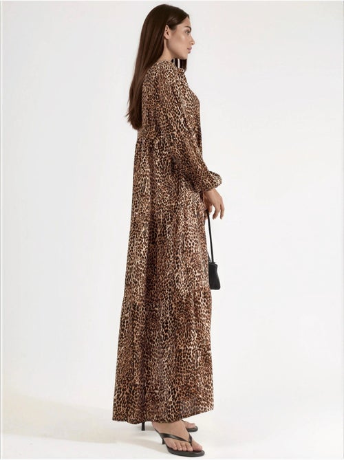 Vestido largo con estampado de leopardo, cuello en v y botones, ajuste cómodo hiccup - Kiabi Vestido largo con estampado de leopardo, cuello en v y botones, ajuste cómodo hiccup - Kiabi