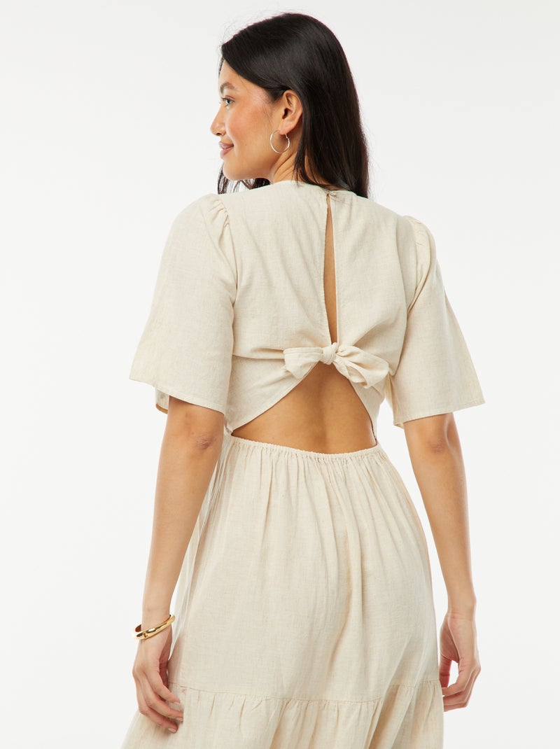 Vestido largo con volante en el bajo y espalda descubierta BEIGE - Kiabi