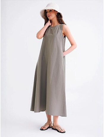 Vestido largo de corte relajado con cierre de botones y bolsillos mixray