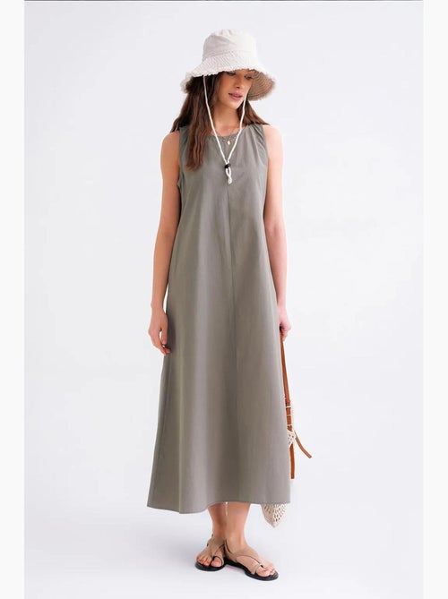 Vestido largo de corte relajado con cierre de botones y bolsillos mixray - Kiabi Vestido largo de corte relajado con cierre de botones y bolsillos mixray - Kiabi