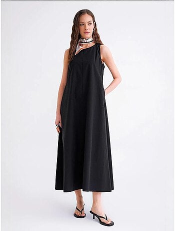 Vestido largo de corte relajado con cierre de botones y bolsillos mixray