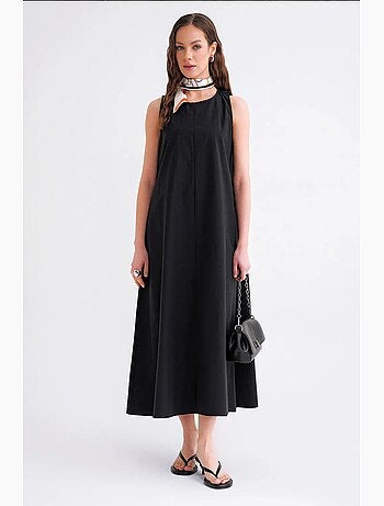Vestido largo de corte relajado con cierre de botones y bolsillos mixray