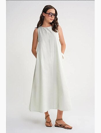 Vestido largo de corte relajado con cierre de botones y bolsillos mixray