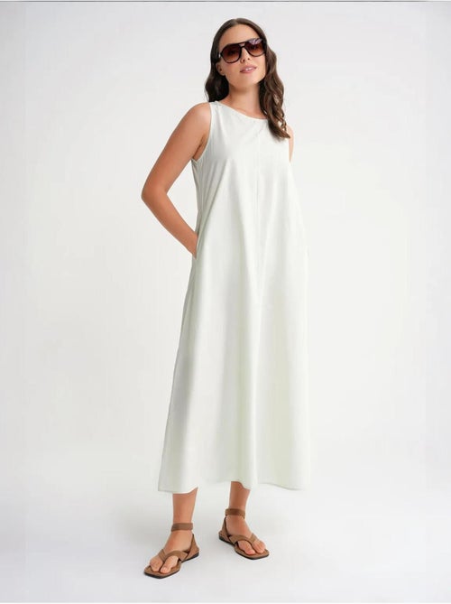 Vestido largo de corte relajado con cierre de botones y bolsillos mixray - Kiabi Vestido largo de corte relajado con cierre de botones y bolsillos mixray - Kiabi