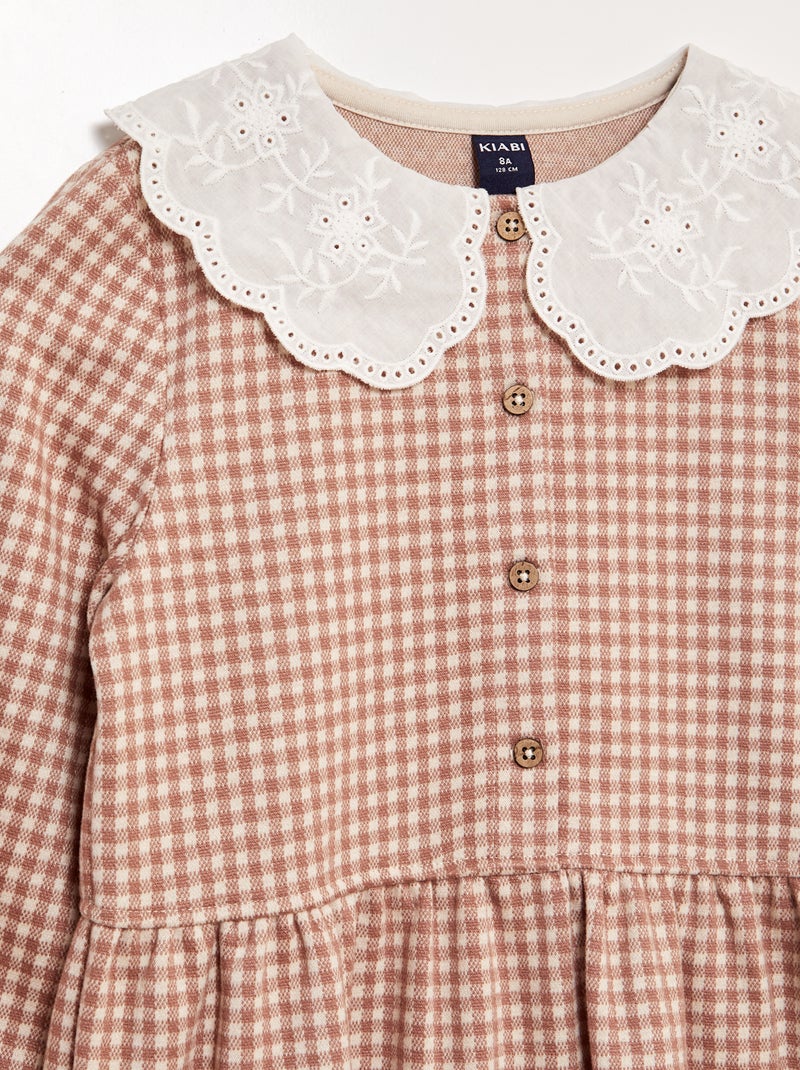 Vestido largo de cuadros con cuello ancho BEIGE - Kiabi