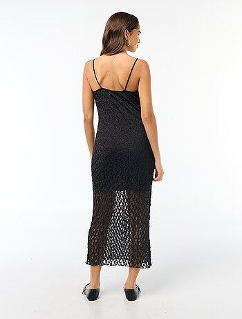 Vestido largo de encaje con tirantes finos
