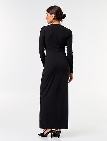Vestido largo de manga larga con joya de fantasía