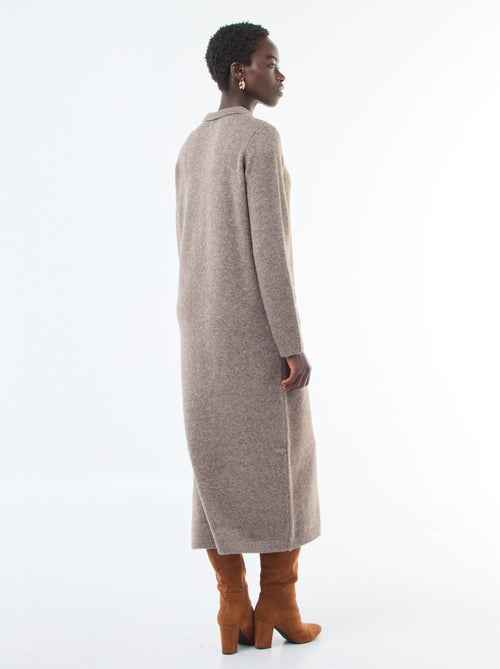 Vestido largo de punto con cuello polo fantasía - Kiabi