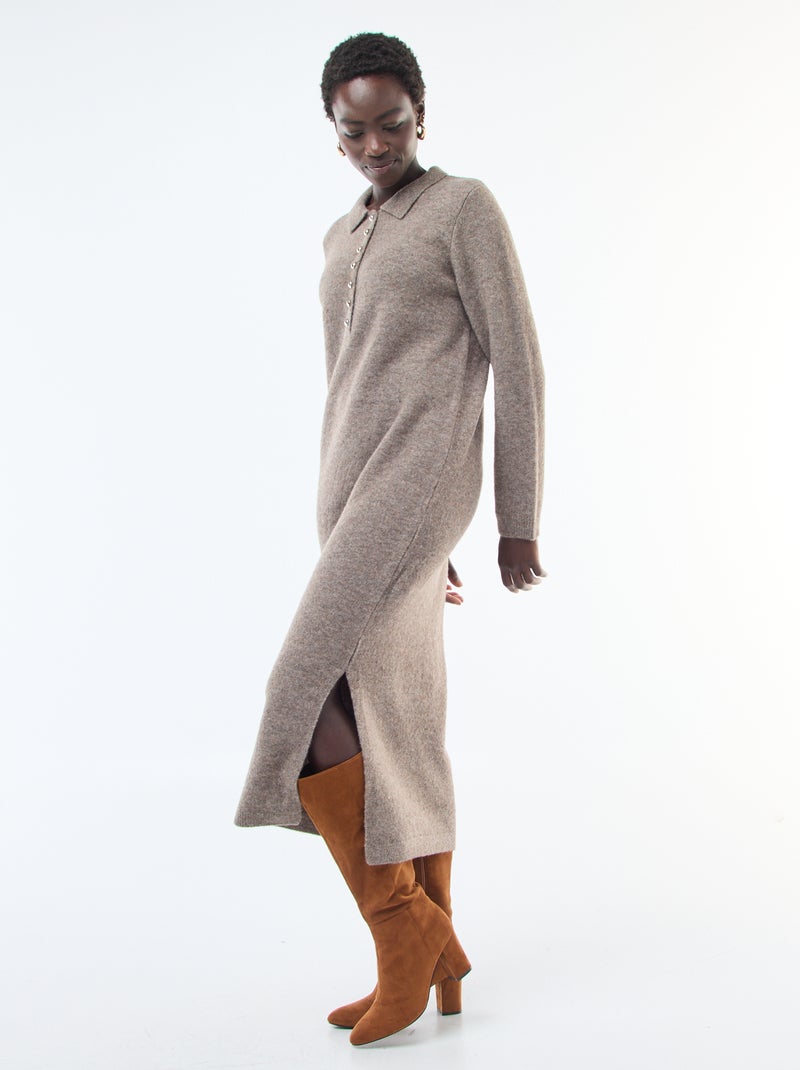 Vestido largo de punto con cuello polo fantasía Marron - Kiabi