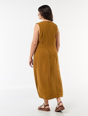 Vestido largo drapeado con bisutería